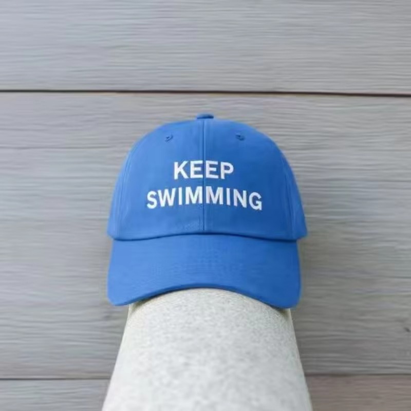 Women Fashion Hats - 2026年トレンドの「Keep Swimming」新文字刺繍入り野球帽、男女兼用、おしゃれな日よけソフトトップハット、ダックビルキャップ
