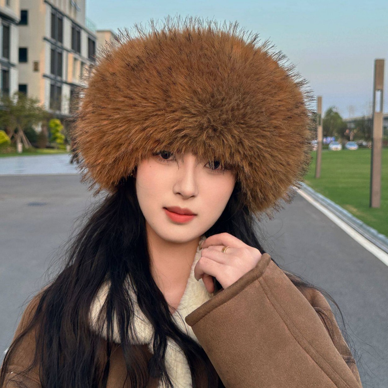 Women Fashion Hats - 柔らかなフェイクフォックスファーの円形オープントップハット、暖かく厚みのあるふわふわのキャップ、ファッショナブルなデイリーアウトドアビーニー、女性用ヘッドバンド
