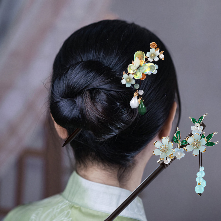 Women Fashion Hub - 木製タッセル付きステップシェイキングヘアスティック 女性用古代ヘアピン 花型ヘアピン お団子ヘア用 ファッションヘアアクセサリー ギフト