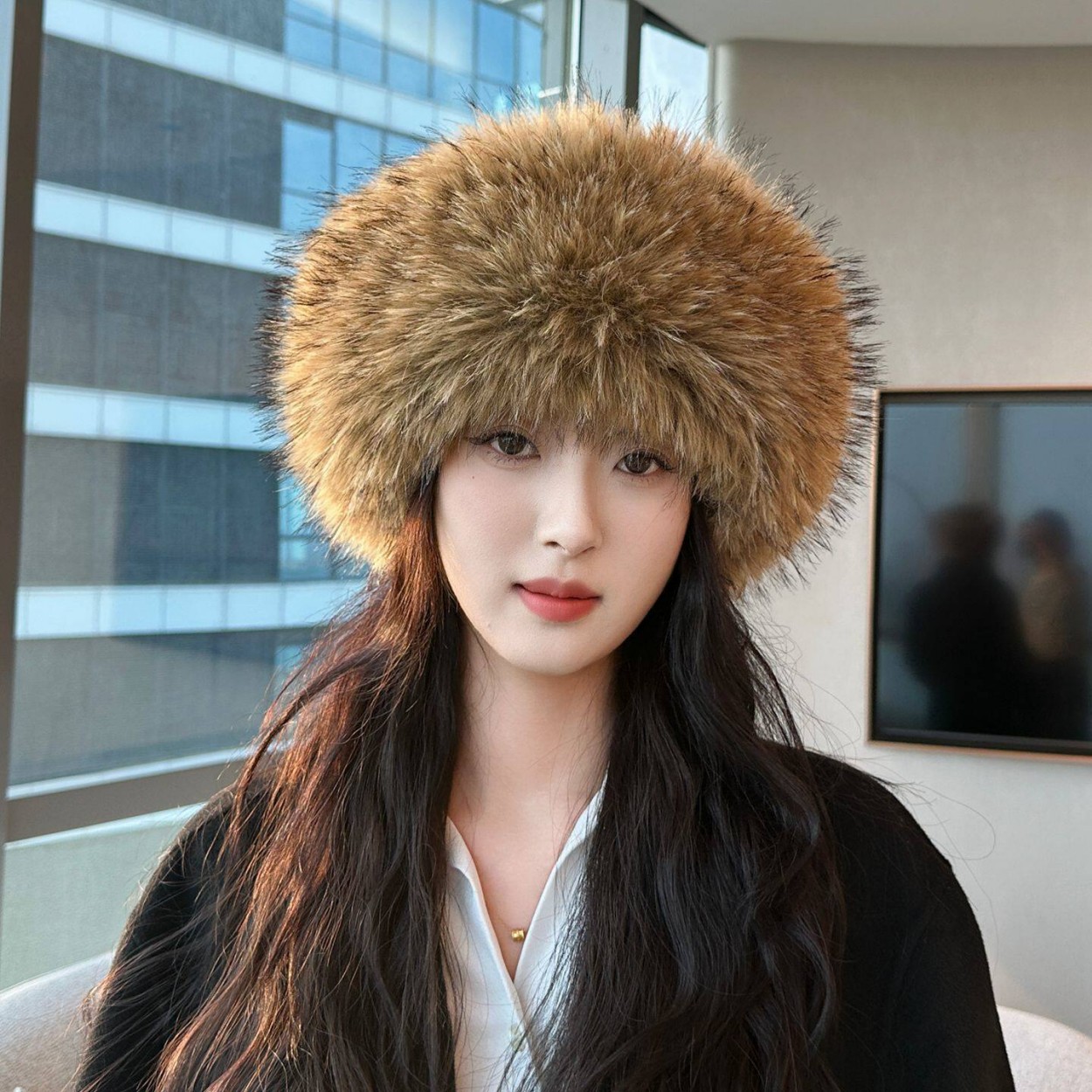 柔らかなフェイクフォックスファーの円形オープントップハット、 - Women Fashion Hats のレビューと価格